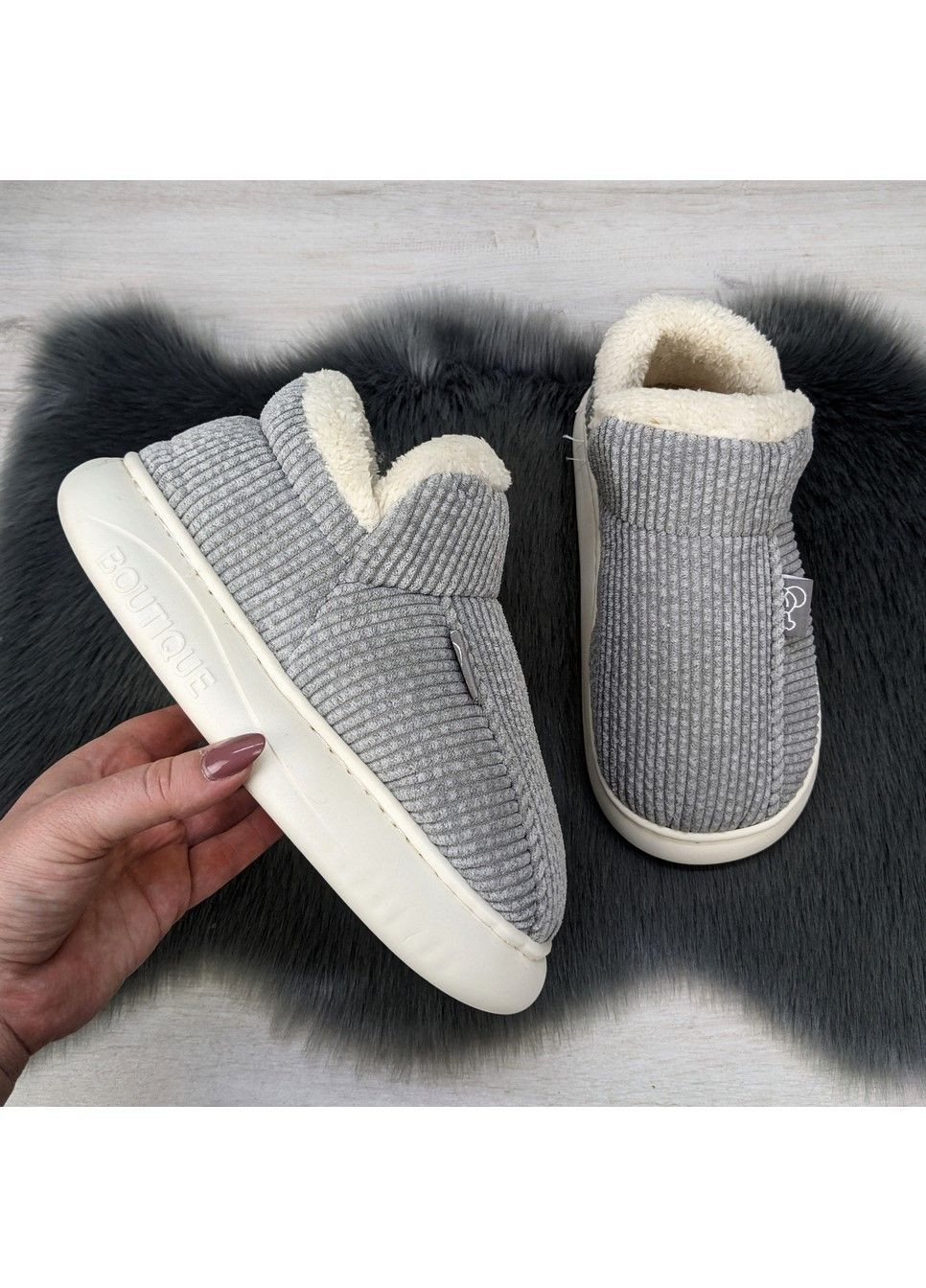 Серые тапочки чуни женские теплые закрытые Lion