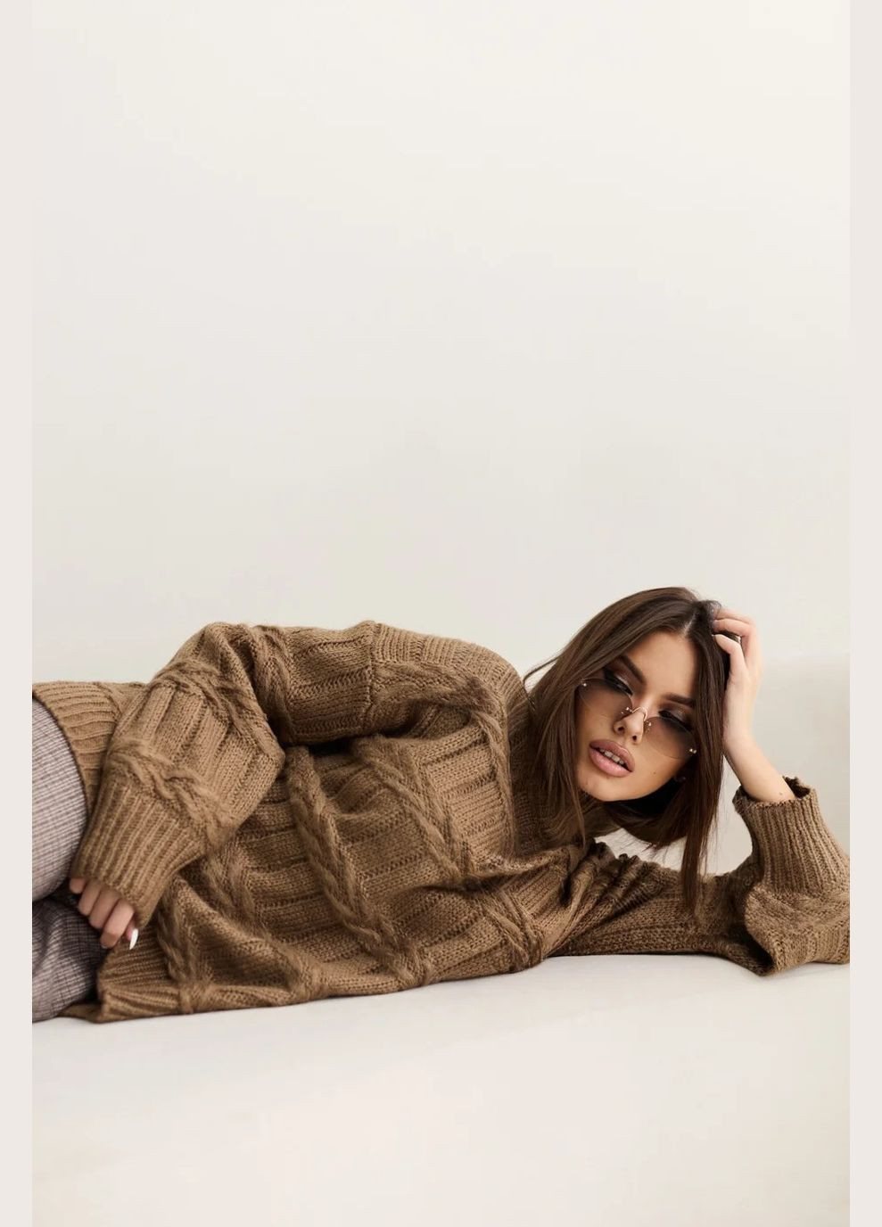Кофейный демисезонный свитер пуловер Seventeen