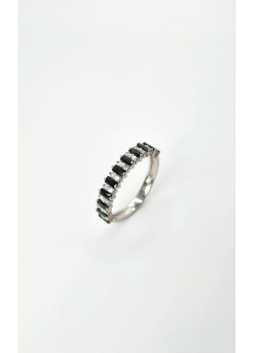 Серебряное кольцо Амелия с черными камнями 16,5р UMAX (291883965)