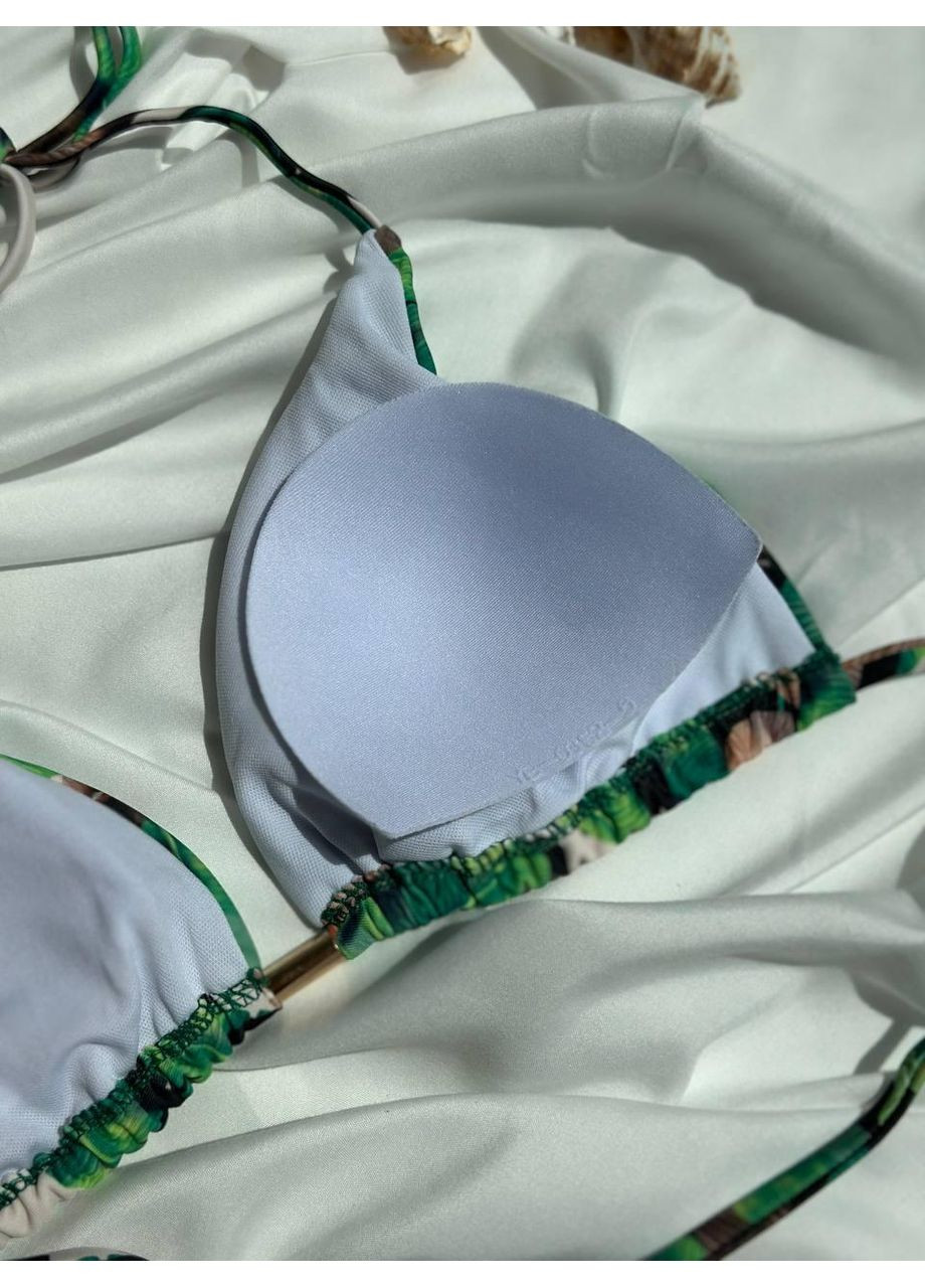 Комбинированный летний женский купальник бикини с тропическим принтом и завязками / раздельный женский купальник с листовым рисунком и кисточками. No Brand