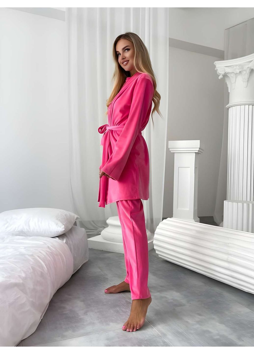 Фуксинова (колору Фукія) зимня жіноча велюрова домашня піжама піжамний комплект трійка зі штанами лавандовий бузковий Україна