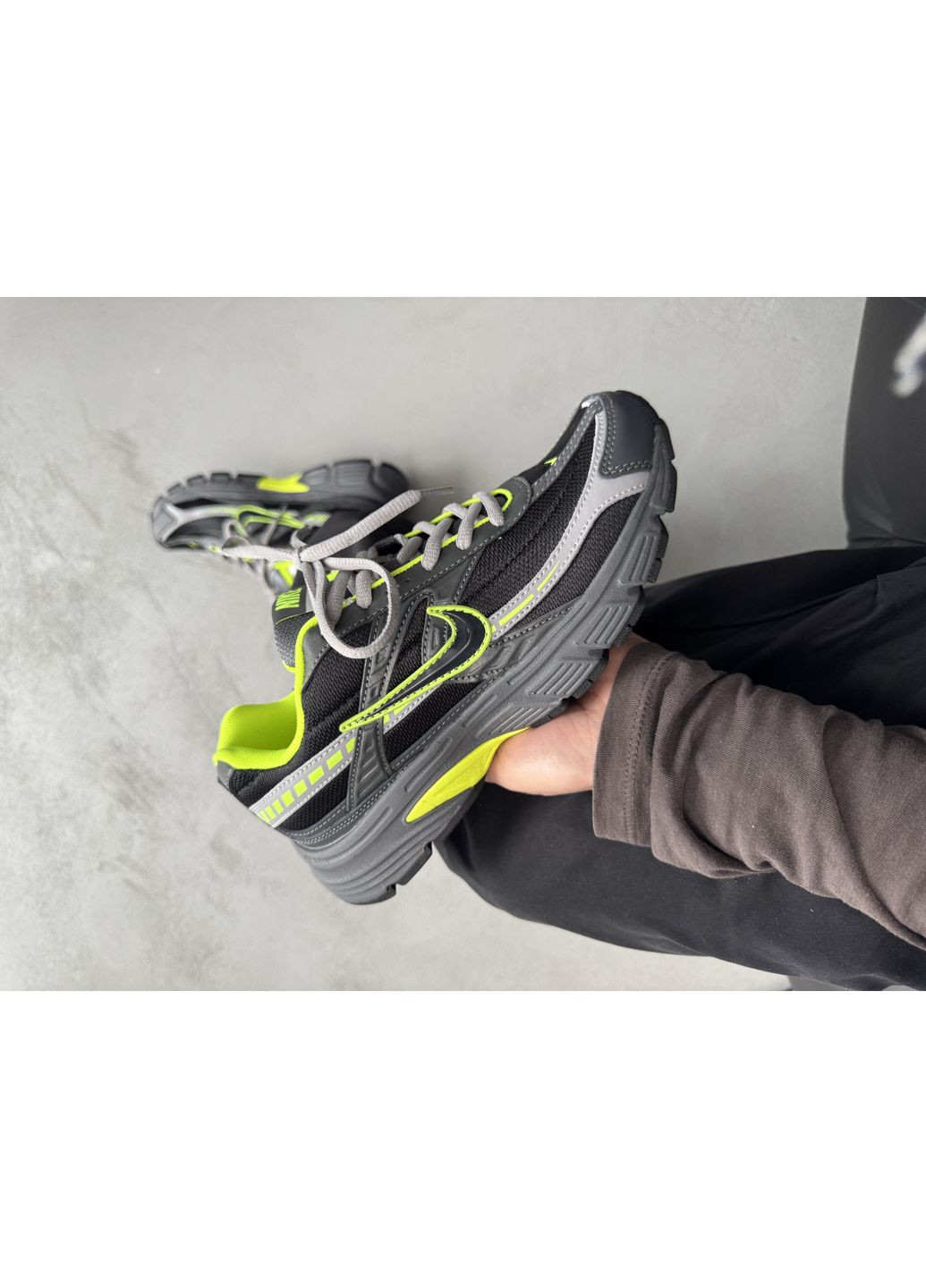 Сірі Осінні кросівки чоловічі nike initiator grey / green найк інітатор No Brand