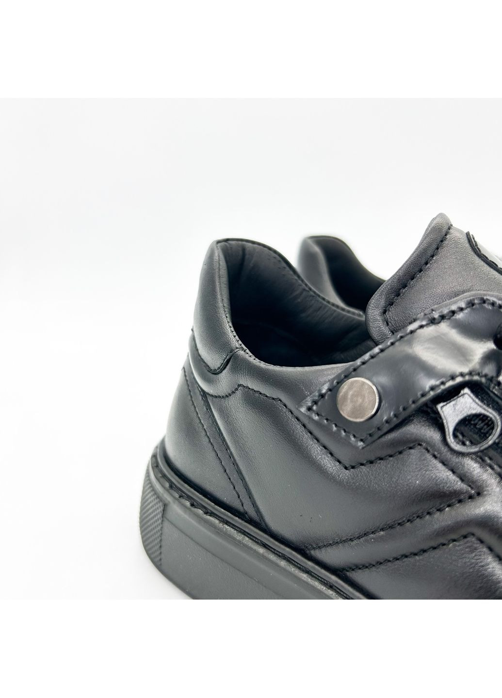 Чорні кросівки (р) шкіра 0-2-2-8179 Stepter