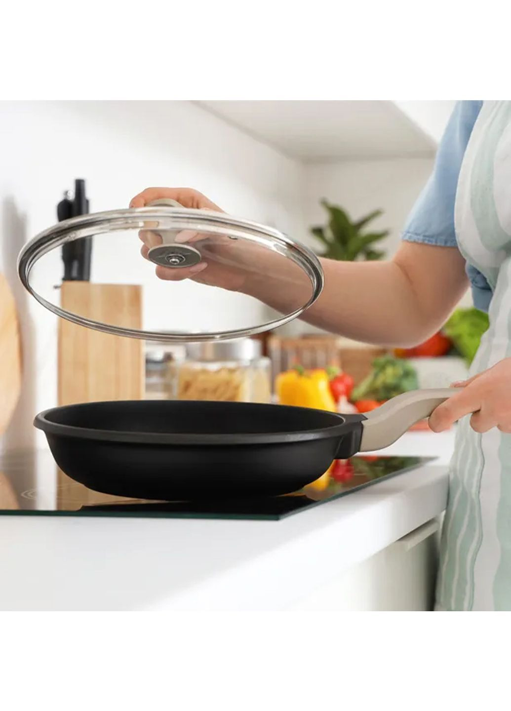 Сковорода антипригарна з кришкою 24 см MG-1166 комбінований Magio (366027293)