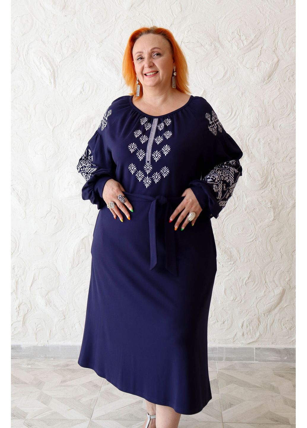 Темно-синее платье женское темно-синее полтавка с машинной вышивкой, трикотаж, 100% полиэстер, размеры s–4xl MOTYV с геометрическим узором