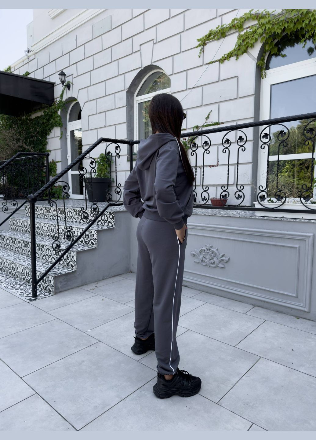 Приємний до тіла легкий спортивний костюм із якісної турецької двонитки, комфортний стильний графітовий костюм 2-ка No Brand 706 (299740907)