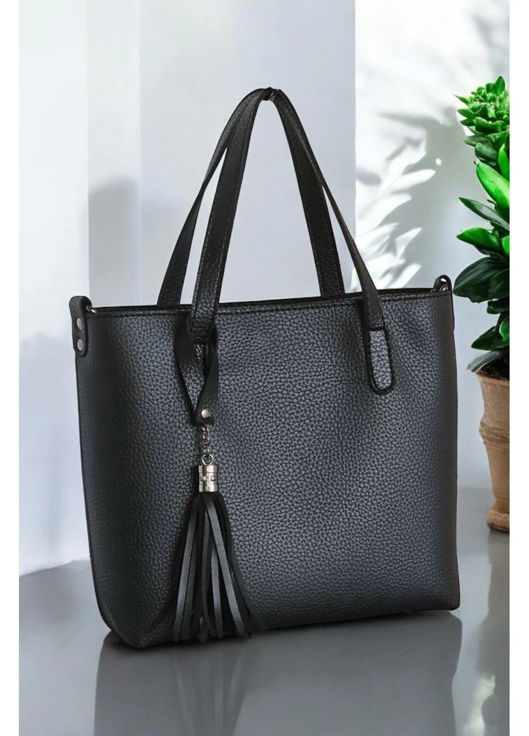 Жіноча сумка Starbags 06 чорна зерниста No Brand (382836533)