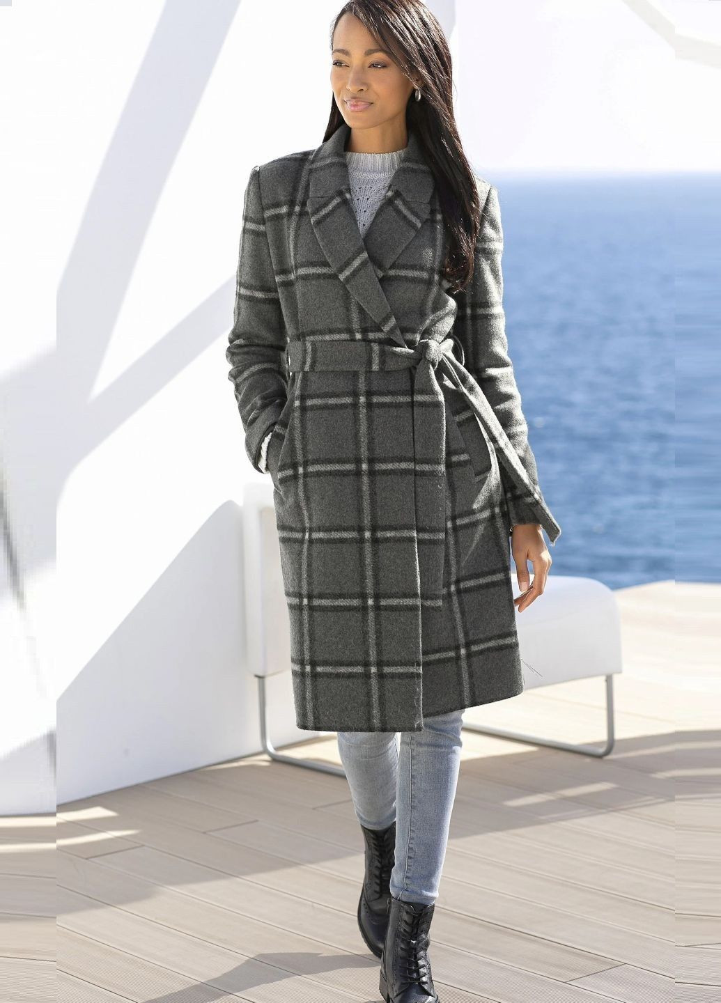 Темно-серое демисезонное Пальто Lascana