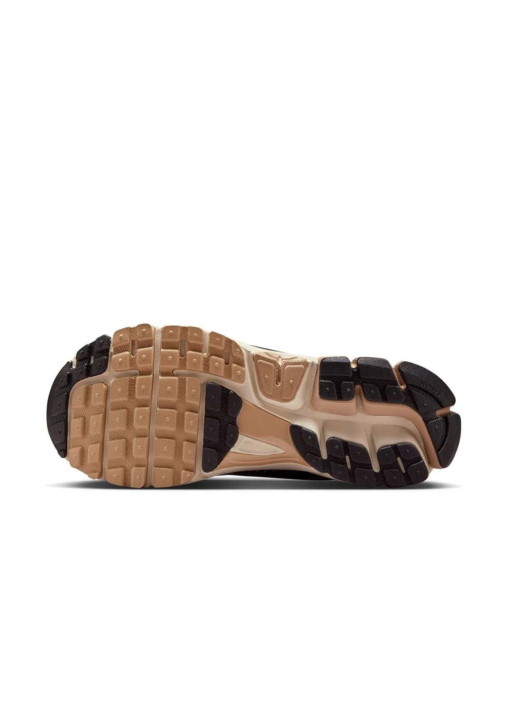 Жіночі Кросівки W ZOOM VOMERO 5 Різнокольоровий Nike комбіновані демісезони (367188463)