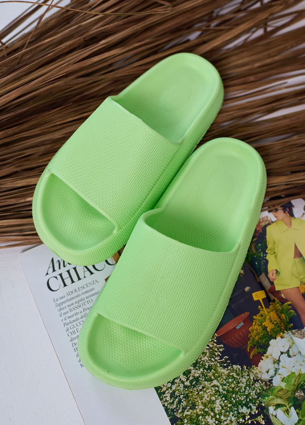 Неперевершені салатові шльопанці No Brand (329997807)