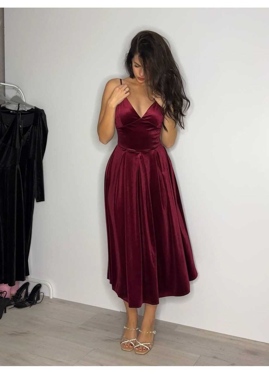 Бордова вечірня оксамитова сукня на бретельках бордового кольору 32950 сукня-майка No Brand однотонна