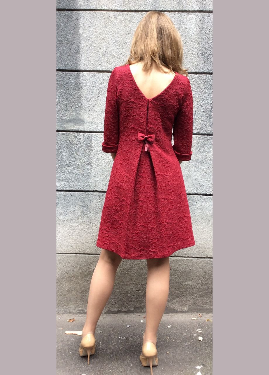 Бордовое вечернее платье-трапеция жаккардовое 2 Льва