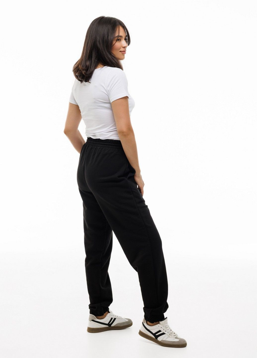 Женские базовые штаны с трехнитки с карманами M черный (3725173290931) Наталюкс 37-2517 (353501748)