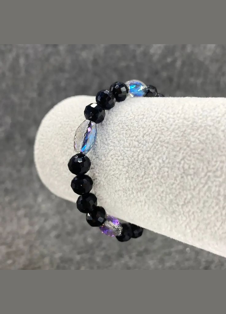 Браслет "чеське скло" вставки з блакитним переливом гранована намистина 8 і 12 мм на резинці обхват 17-18 см No Brand браслет (300533065)