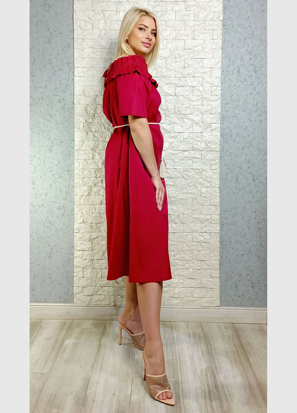 Бордовое повседневный, кэжуал платье а-силуэт, с открытыми плечами Lumina однотонное