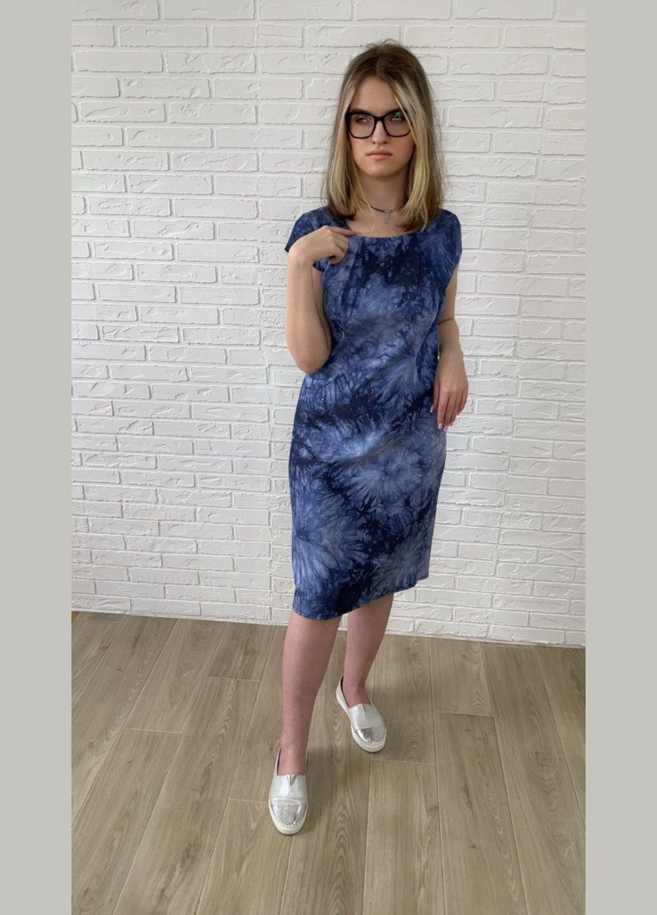 Синее повседневный, кэжуал, джинсовое синее джинсовое хлопковое летнее женское платье-футляр миди с принтом варенка с цветочным принтом платье-футболка, футляр No Brand варенка