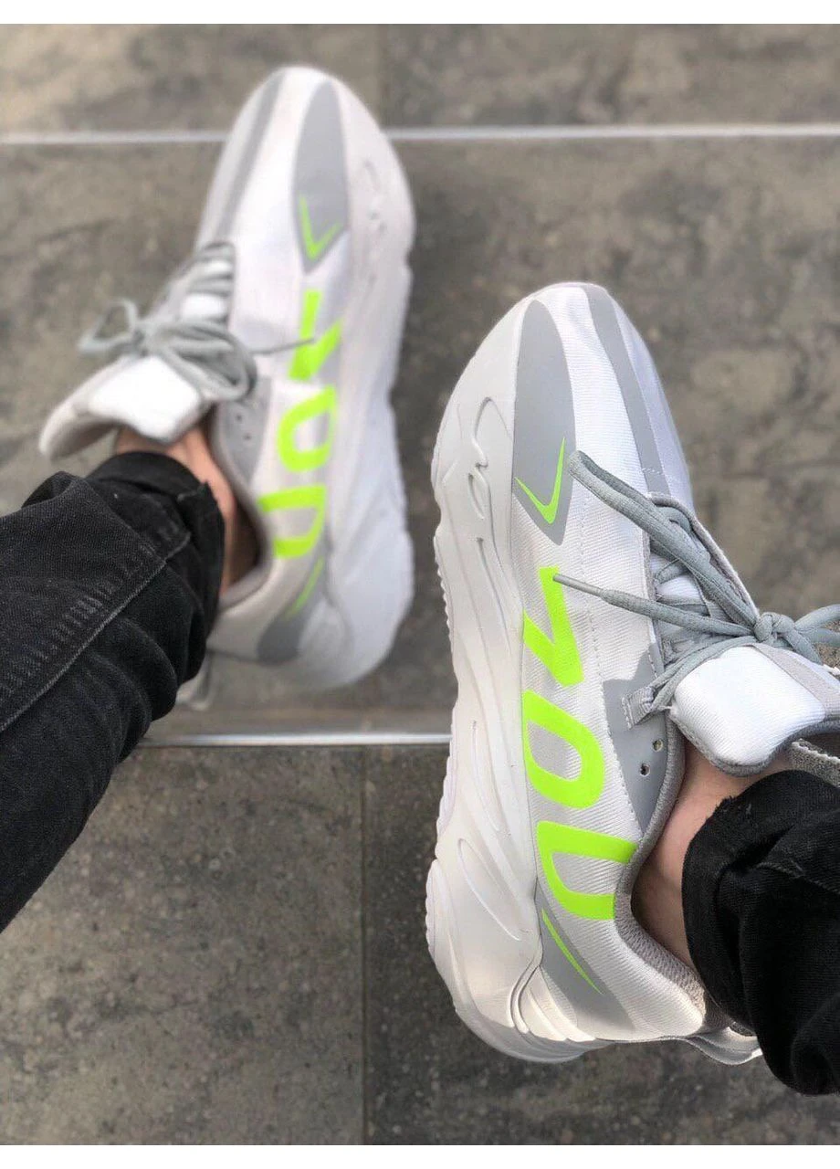 Белые летние кроссовки adidas yeezy boost 700 logo grey white адидас изи буст No Brand