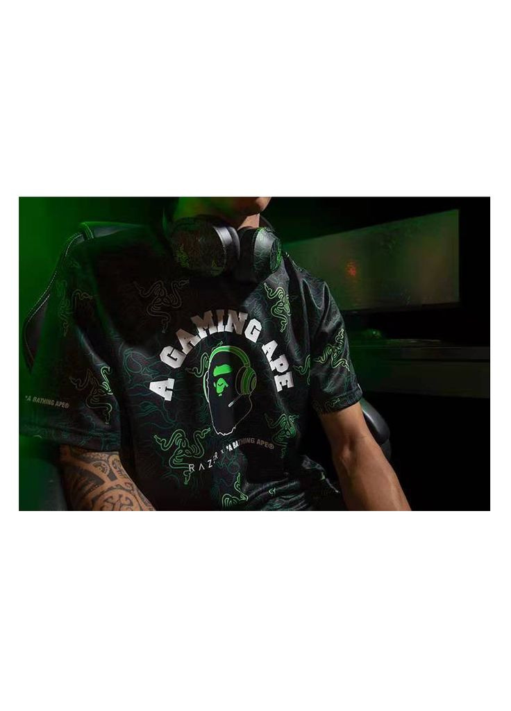 Зеленая футболка чёрно-зелёная Bape A Bathing Ape x Razer A Bathing Ape Neon Camo Team Tee Mens