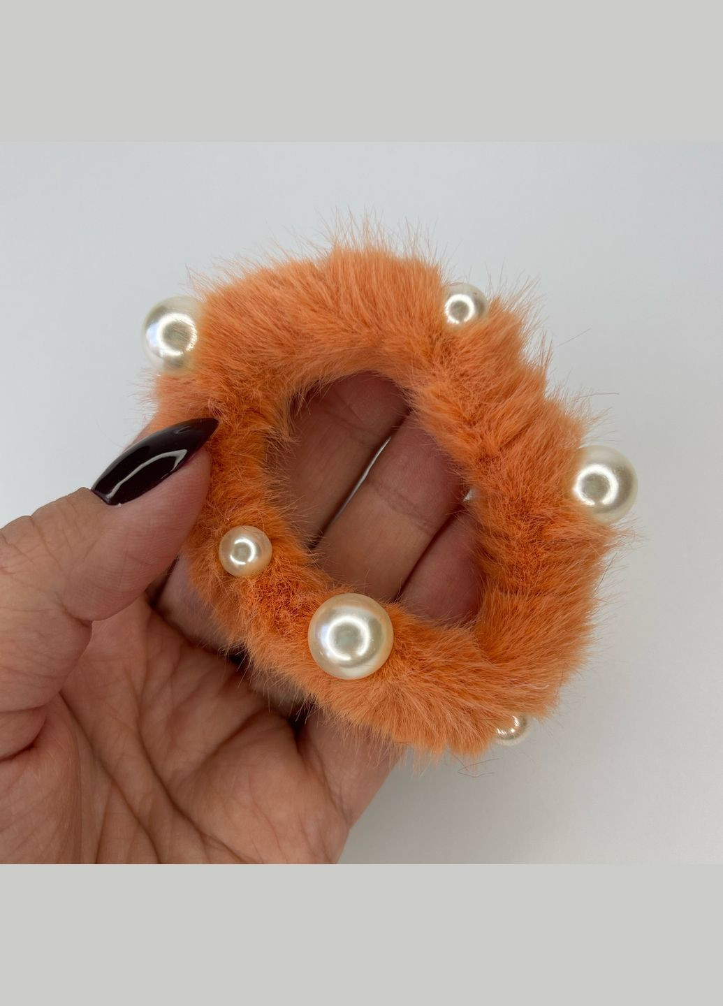 Резинка для волос Меховая с жемчужинами 7 см Finding (328943015)