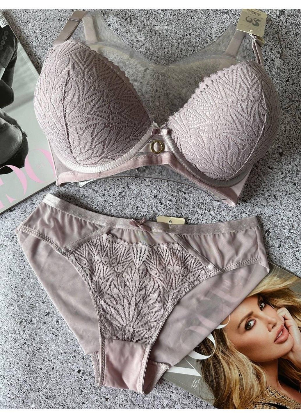 Пудровый комплект женского белья пудровый Weiyesi