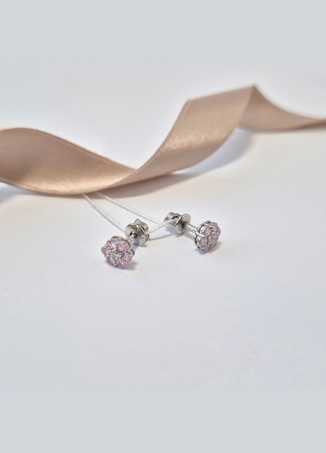 Срібні сережки гвоздики на закрутках Ромашка із Рожевими каменями срібло 925 проби Родоване 722261 1.21г No Brand (339679722)