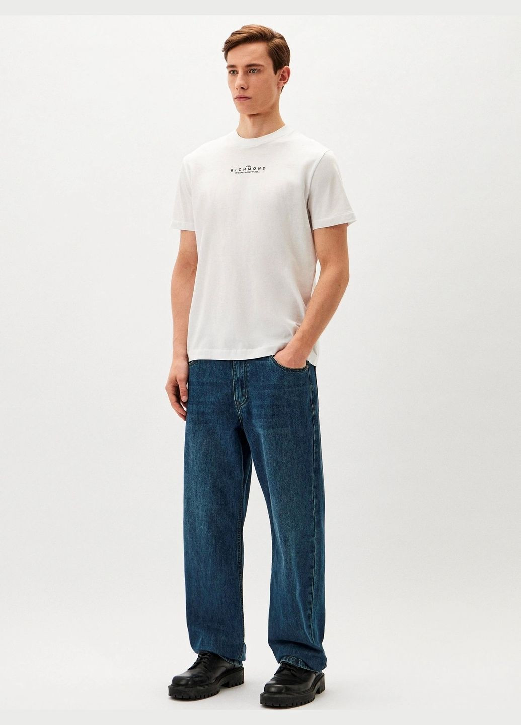 Белая футболка John Richmond