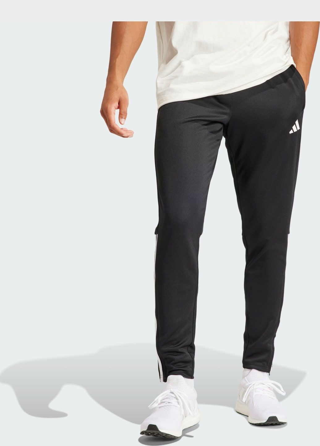 Черные спортивные демисезонные брюки adidas