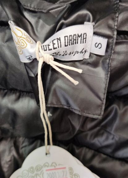 Черная демисезонная куртка Queen Drama