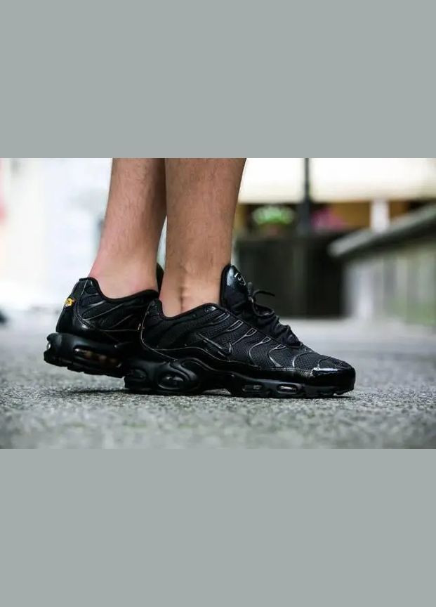 Білі Осінні кросівки чоловічі nike air max plus triple black 604133-050 No Brand