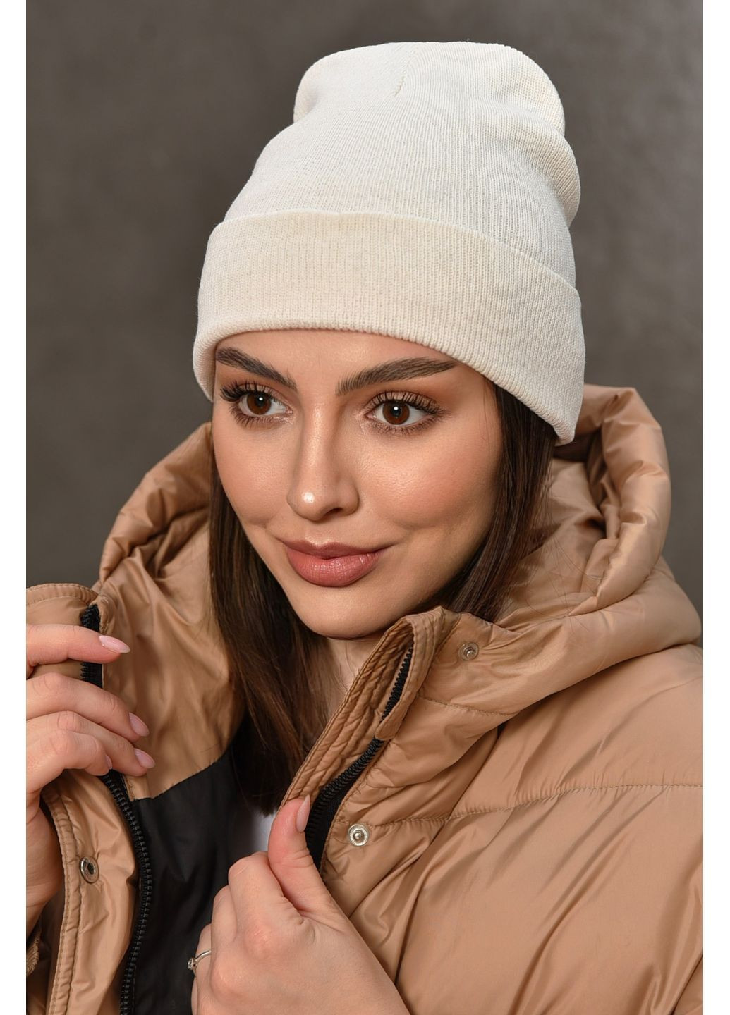 Шапка женская демисезонная белого цвета Let's Shop (370944277)