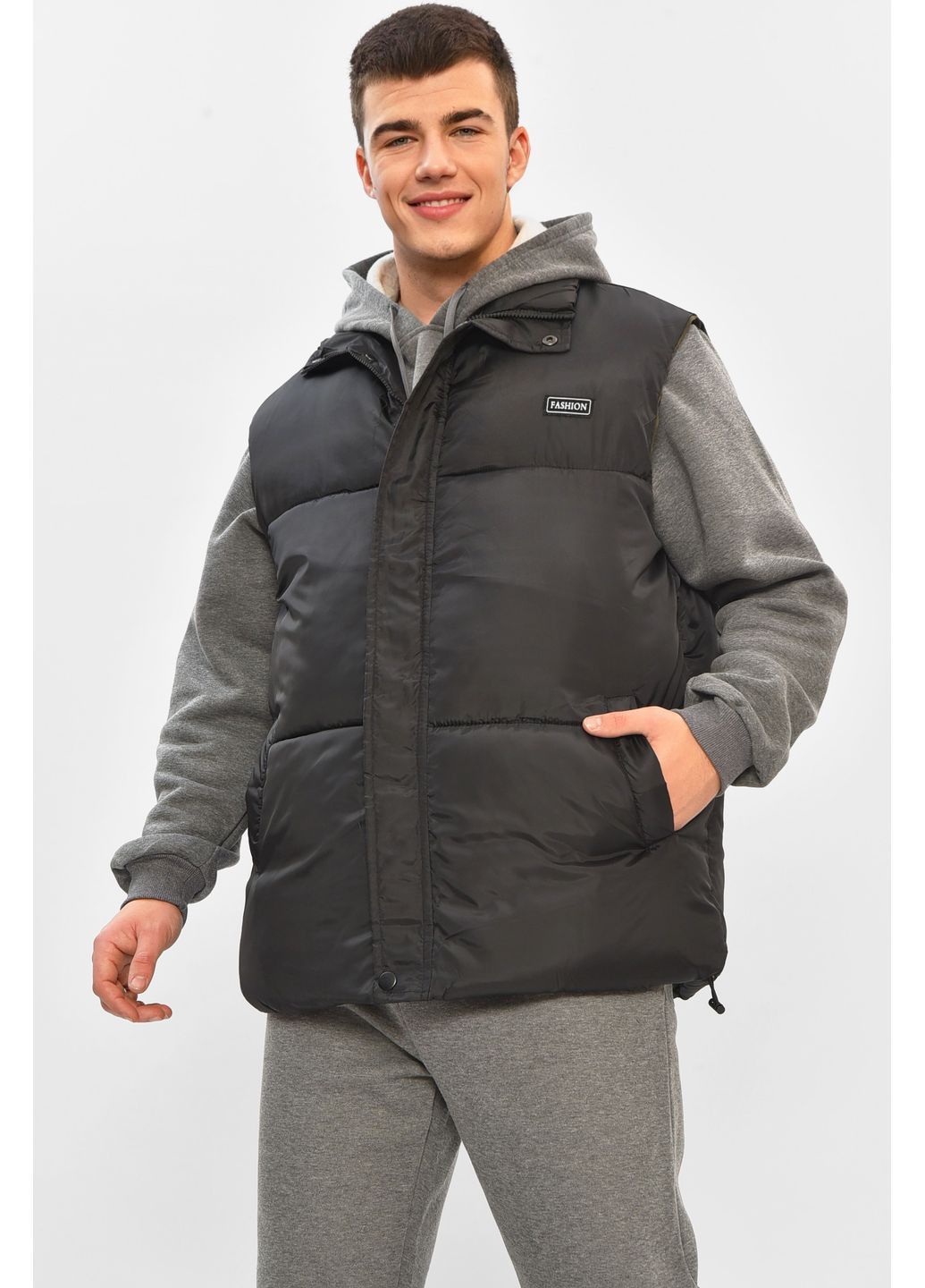 Жилетка чоловіча демісезонна чорного кольору Let's Shop (369447278)