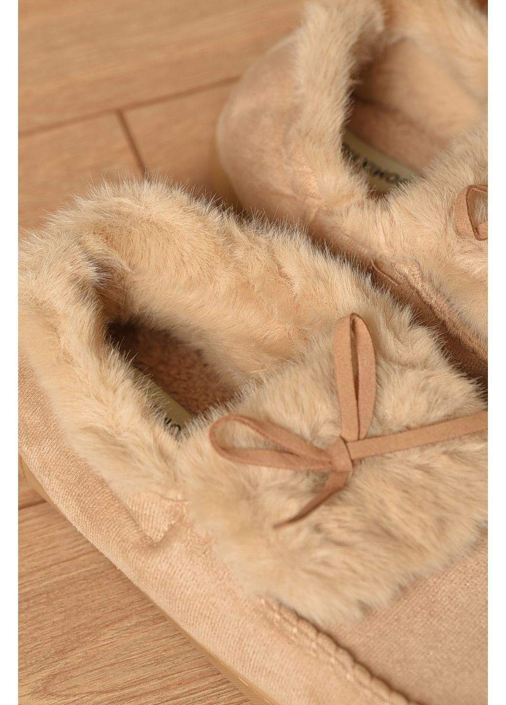 Домашні тапочки жіночі на хутрі світло-бежевого кольору Let's Shop (366546098)