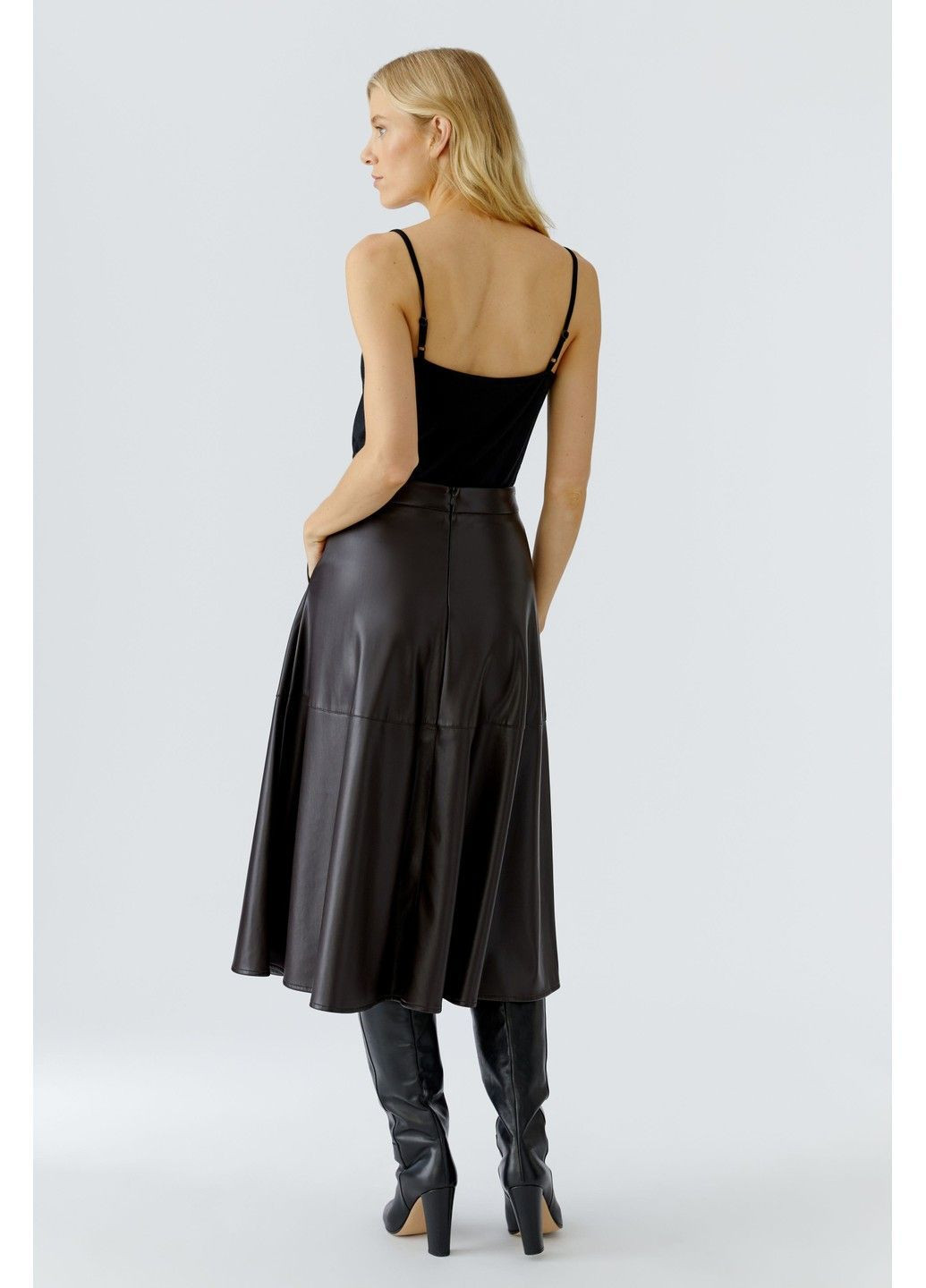 Коричневая повседневная женская юбка коричневый Oui карандаш