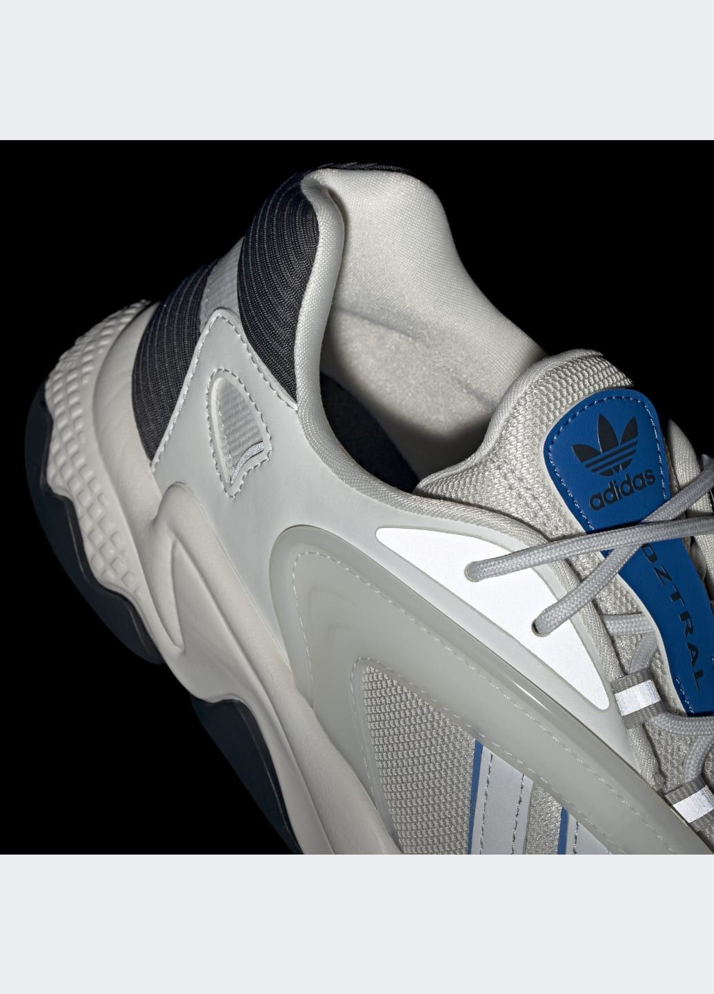 Білі літні кросівки oztral adidas