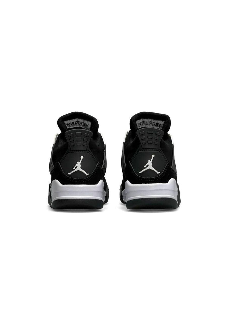 Чорні осінні жіночі кросівки air jordan 4 retro black white thunder (репліка) чорні No Brand