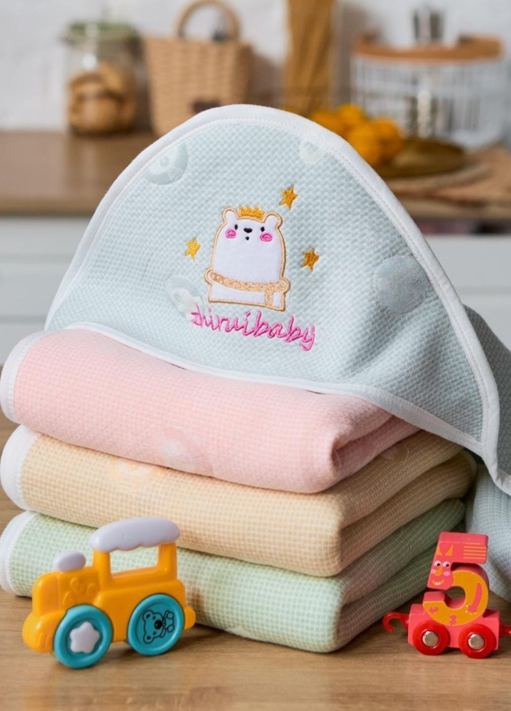 Детский трикотажный уголок-конверт 90×90 с поясом / мягкое полотенце-пеленка для малыша Colorful Home (365301538)