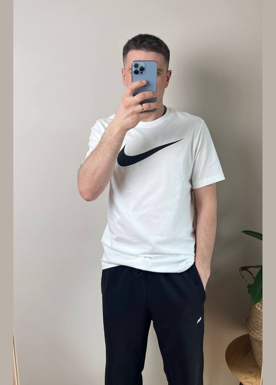 Біла футболка sportswear swoosh біла оригінал Nike