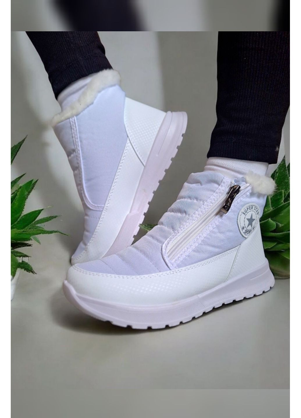 Жіночі зимові короткі білі дутики на хутрі теплі з блискавкою Viki Дутики (366422168)