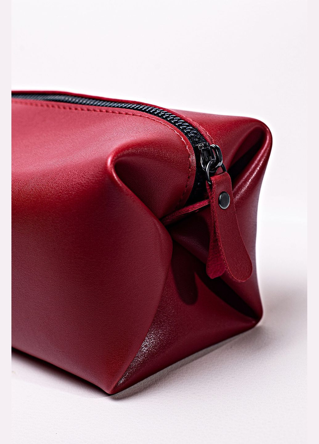 Косметичка з екошкіри червоного кольору VOLMAS (316302479)