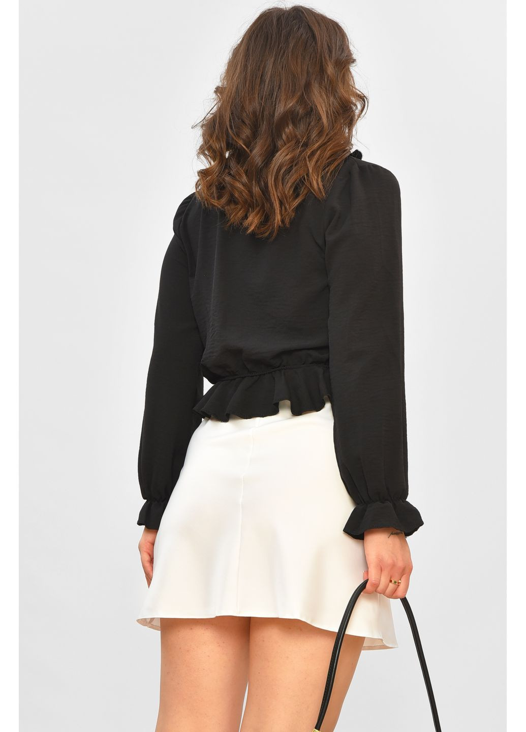 Чёрная блуза женская однотонная черного цвета с баской Let's Shop