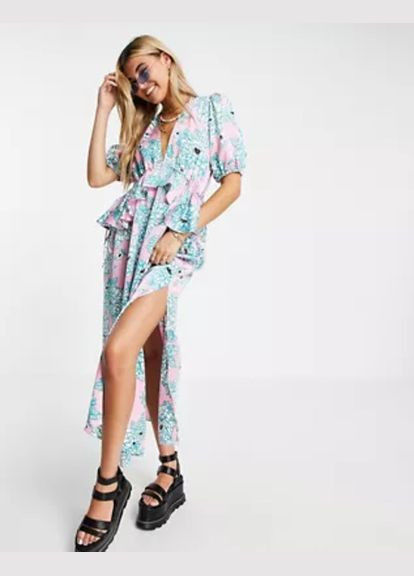 Рожева коктейльна сукня з баскою Topshop з квітковим принтом