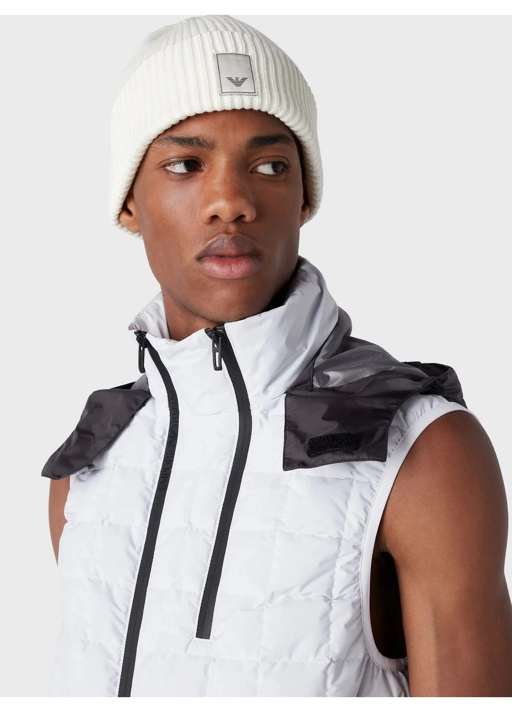 Біла утеплений жилет 7146825 5o2216 Emporio Armani
