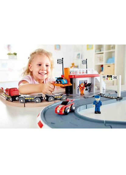 Ігровий набір Гоночна траса та станція (E3734) Hape (323099609)