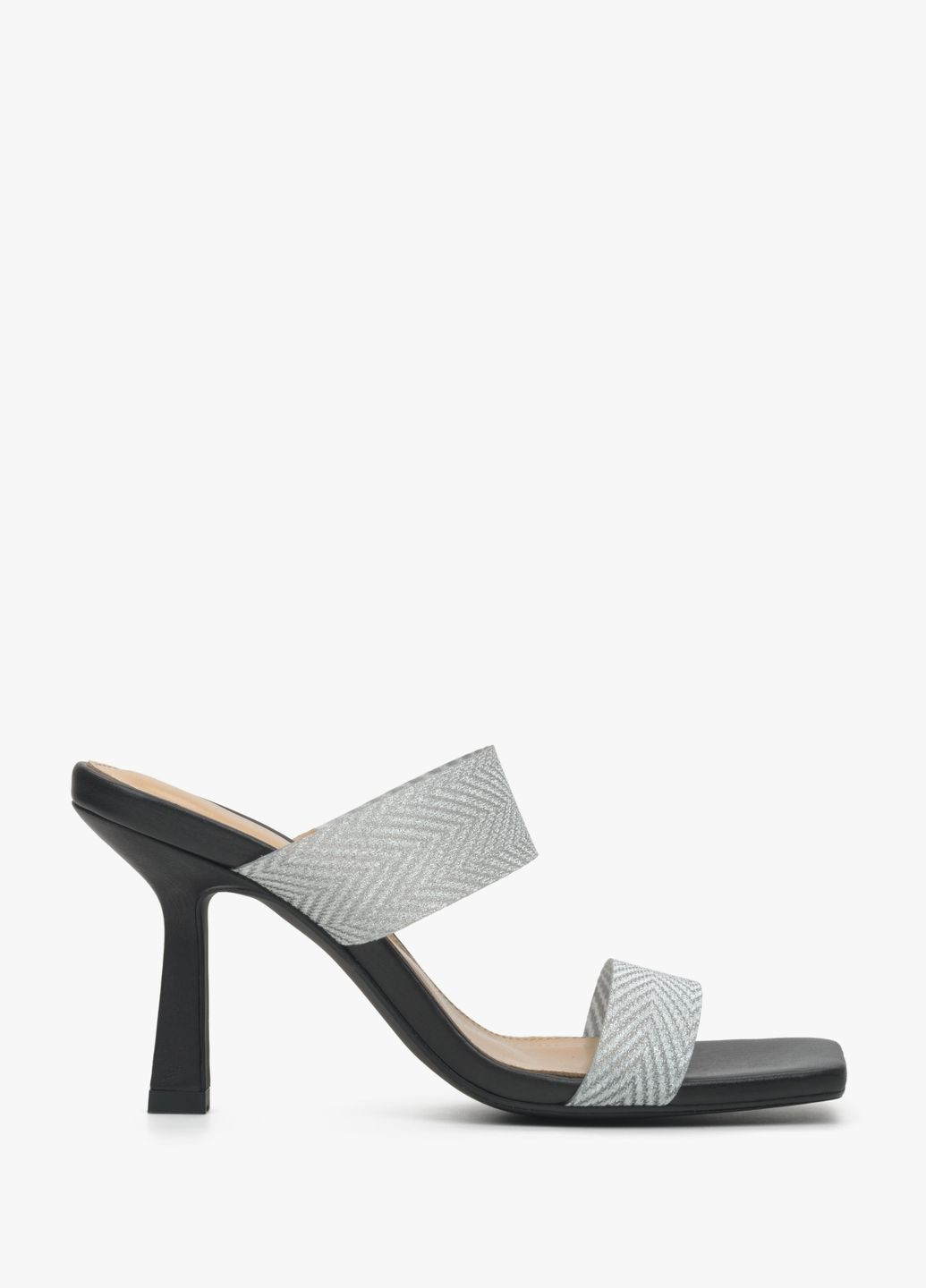 Черные шлепанцы, цвет черный Estro