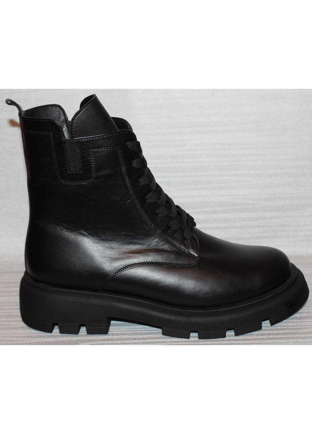 Осенние ботинки женские большого размера на байке Tango