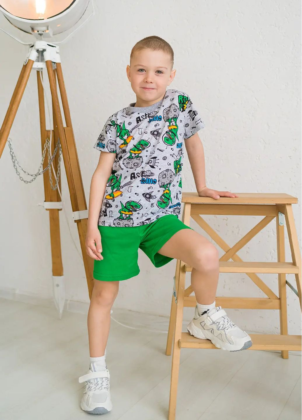 Комбінований літній комплект для хлопчика на літо футболка і шорти динозавр No Brand