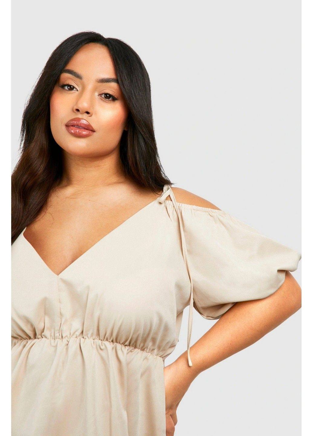 Светло-бежевое кэжуал платье Boohoo однотонное