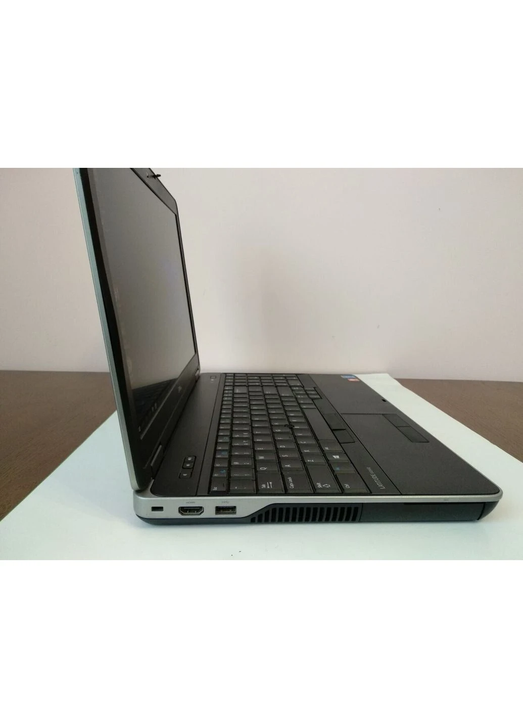 Ноутбук Б-класс Latitude E6540 / 15.6" (1366x768) TN / intel Core i5-4310M (2 (4) ядра по 2.7 - 3.4 GHz) / 4 GB DDR3 / 120 GB Dell (398144511)