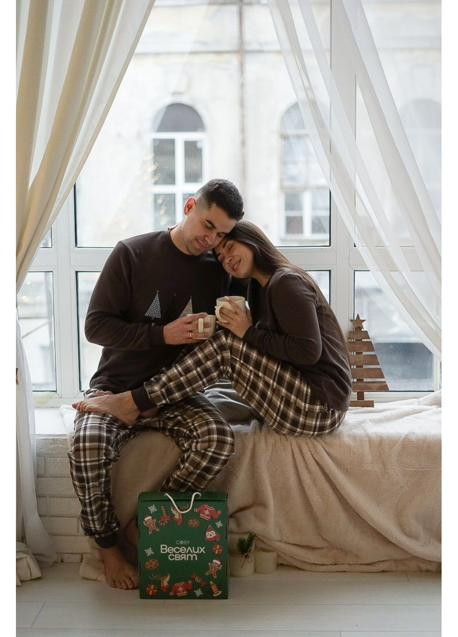 Коричневая зимняя парные комплекты святковий затишок мужская и женская пижама family look с начесом лонгслив + брюки Cosy