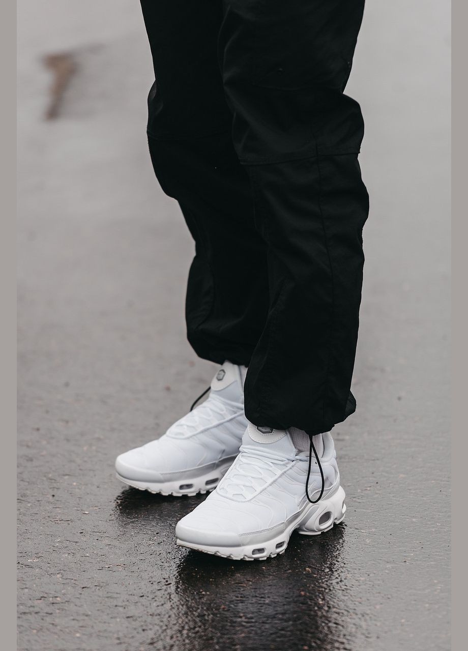 Білі всесезонні кросівки air max tn plus triple white - dm2362-100 Nike